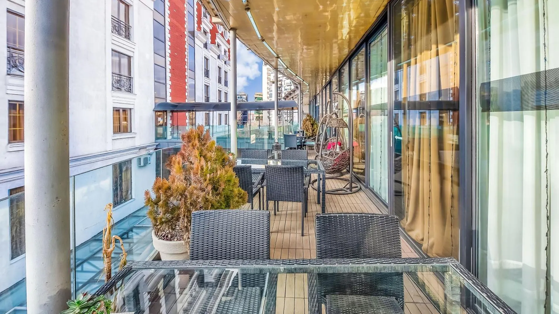 Cron Palace Tbilisi Hotel